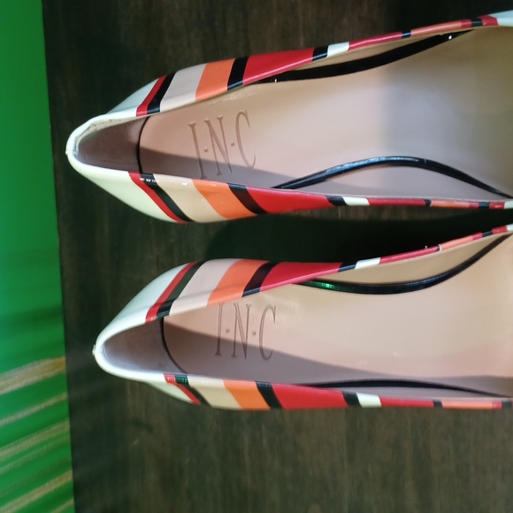 Shoes - Picture 2 of 4